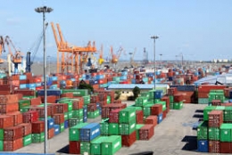 Xuất khẩu Việt Nam tăng trưởng nhanh, nhưng dễ bị tổn thương