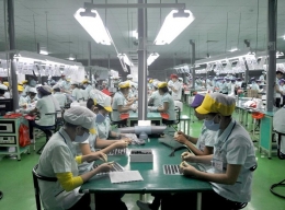 Ba mặt hàng xuất khẩu vượt 10 tỷ USD sau 8 tháng năm 2016