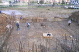Giá thép tăng theo mùa xây dựng