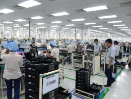 Điện thoại chủ yếu 'xuất ngoại' bằng đường hàng không